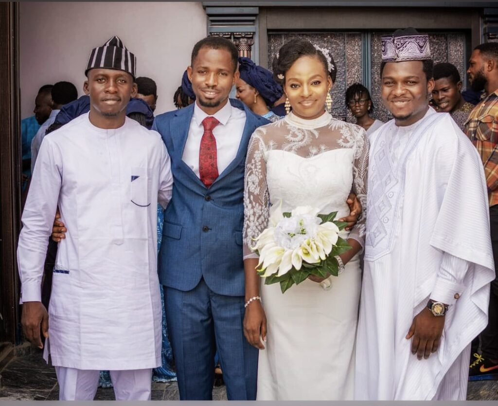 Screenshot_2022-04-25_000853~2-01